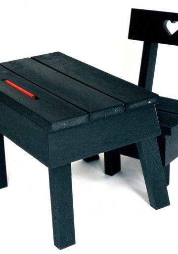 Un Escritorio Infantil con Carácter Tradicional Único