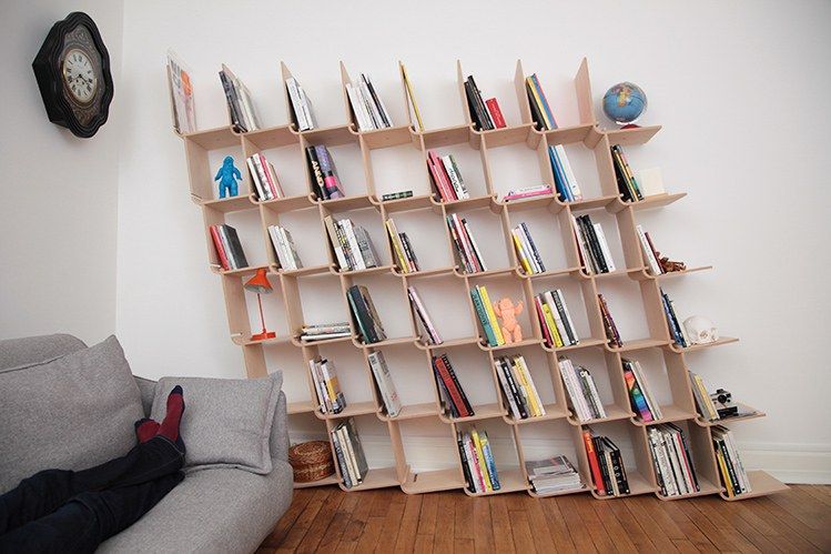 Librería Inclinada con un Diseño muy Versátill