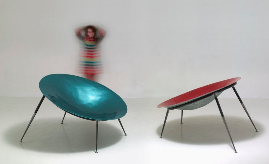 Sillas de Diseño con Apariencia de Plato Decorativo