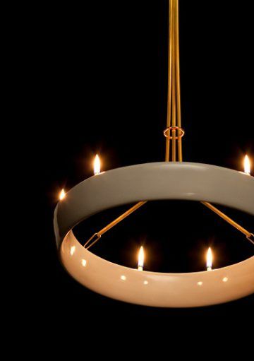 Un Candelabro que Evoca al Pasado de Diseño Moderno