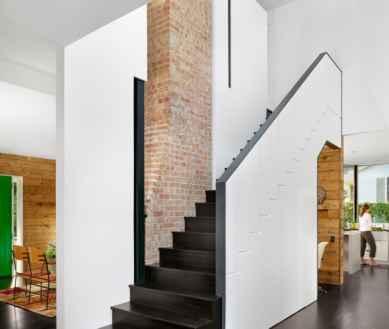 Cómo Aprovechar el Hueco de la Escalera de la Manera Más Funcional