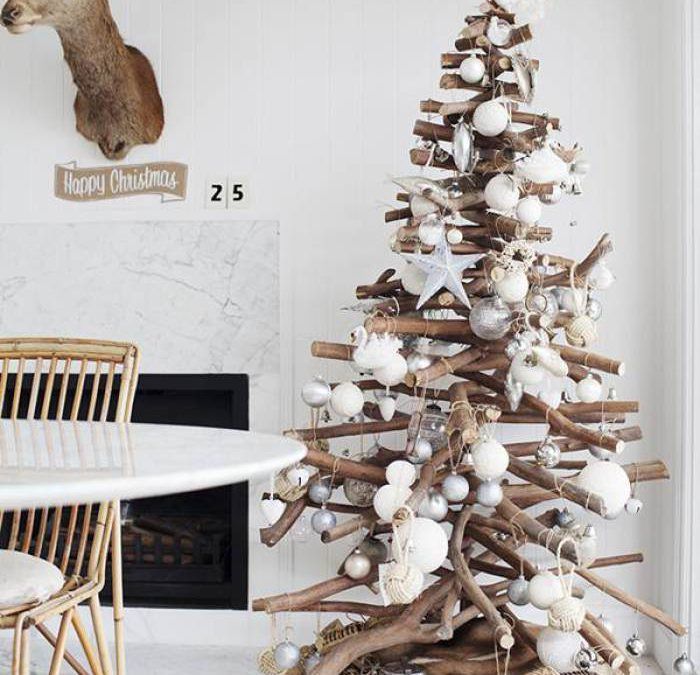 Diseña tu Propio Árbol de Navidad Reciclado