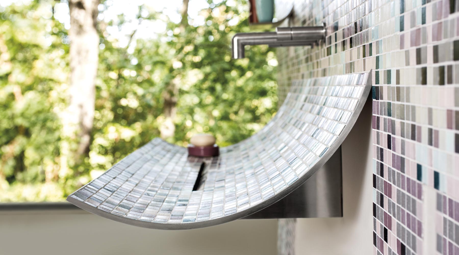 Lavabo de diseño en baño