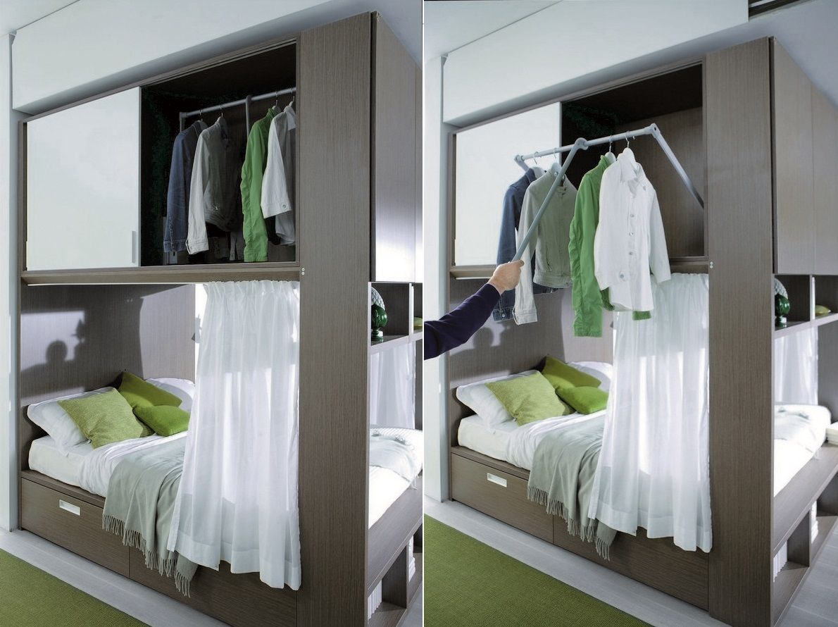 Cama con armario superior en un mismo espacio