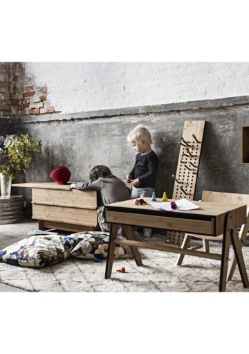 Un Escritorio Infantil Estilo Pupitre