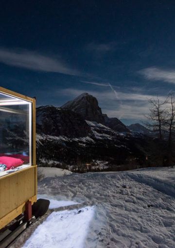 Disfrutando de las Estrellas y el Entorno Natural en Este Singular Dormitorio