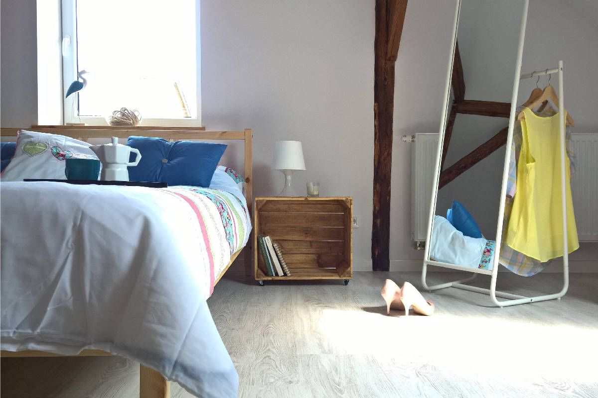 Interiorismo ático en Polonia, estilo rústico