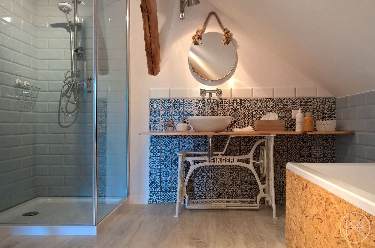 Interiorismo ático en Polonia, estilo rústico