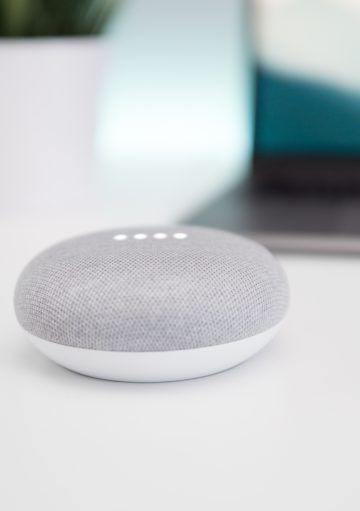 Google Home Mini: elegancia y milimalismo en un dispositivo