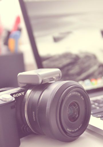 ¿Es mejor una cámara compacta o una cámara reflex para fotografiar viviendas exclusivas?