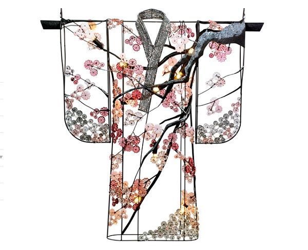 ¿Un Kimono o una Lámpara Colgando del Techo?