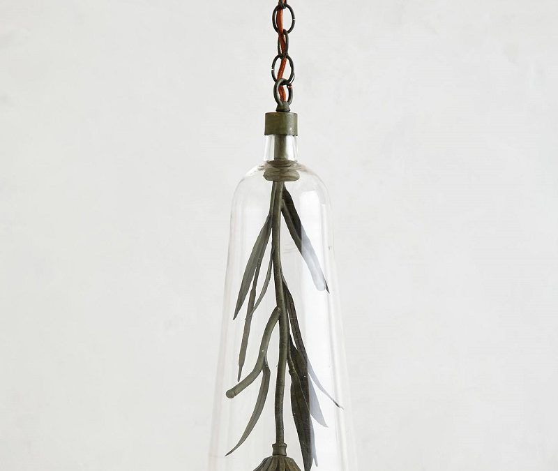 Una Distinguida Lámpara con Esencia Floral