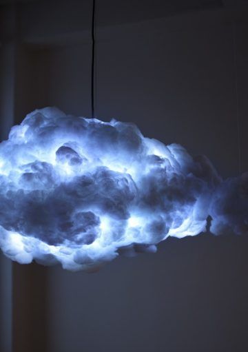 Una Lámpara en Forma de Nube con Sistema Bluetooth