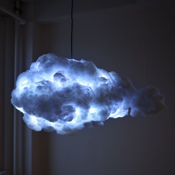 Una Lámpara en Forma de Nube con Sistema Bluetooth