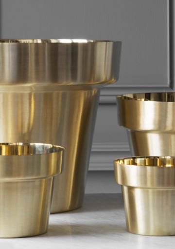 Macetas Doradas para Espacios con Clase