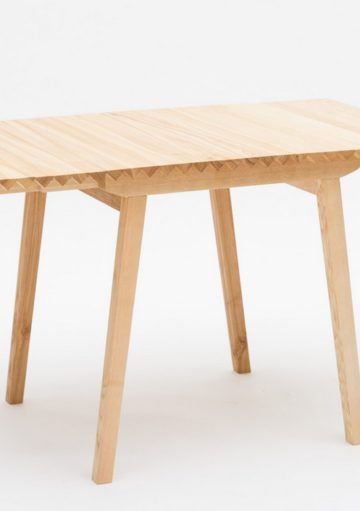 Una Mesa Flexible que se Enrolla para Adaptar su Tamaño