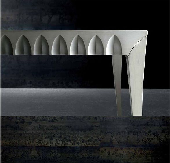 Mesa de diseño de lujo acabado en plata