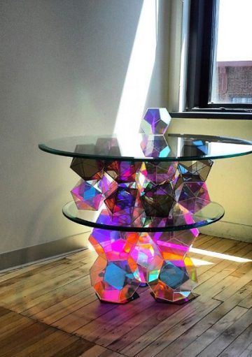 Hogares con Estilo: Una Mesa de Cóctel con Mucho Color