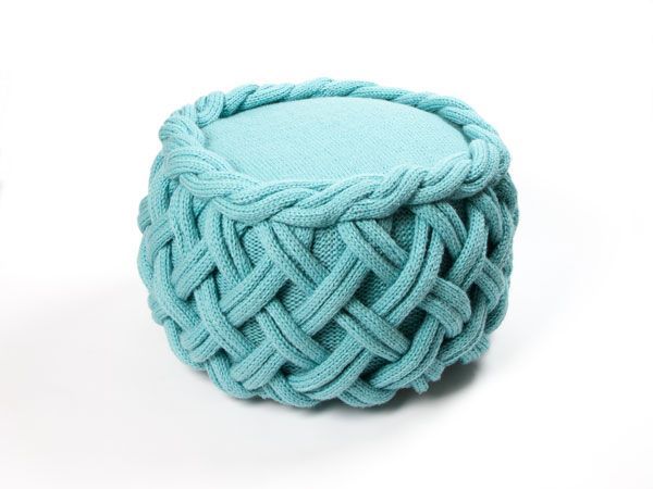 Poufs de Lana a Todo Color para Espacios Atrevidos Actuales