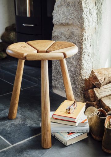 Un Taburete de Pétalos de Estilo Nórdico Ideal para Cocinas