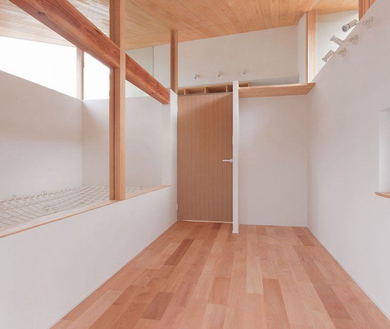 Vivienda Japonesa con Red en el Techo para Relajarnos en Casa