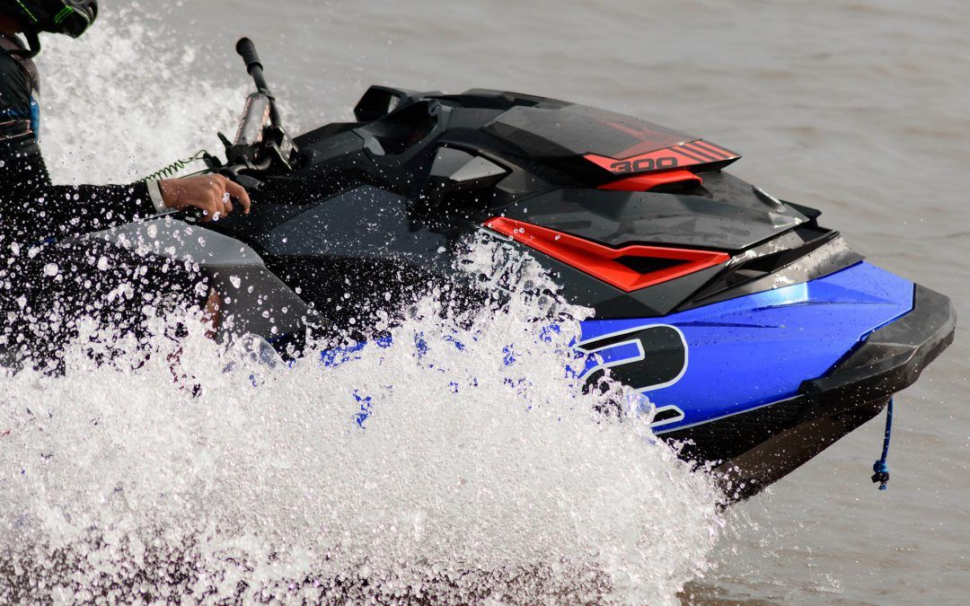 MOTOS DE AGUA, CABALGANDO LAS OLAS